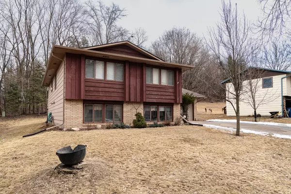 2227 Bevans CIR, Red Wing, MN 55066