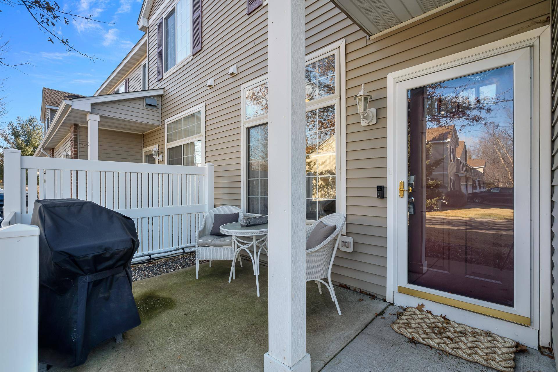 Hastings, MN 55033,319 Frederick CIR #703