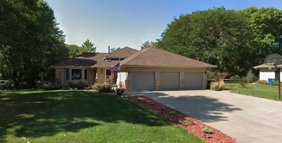 Plymouth, MN 55442,5165 Cottonwood LN N