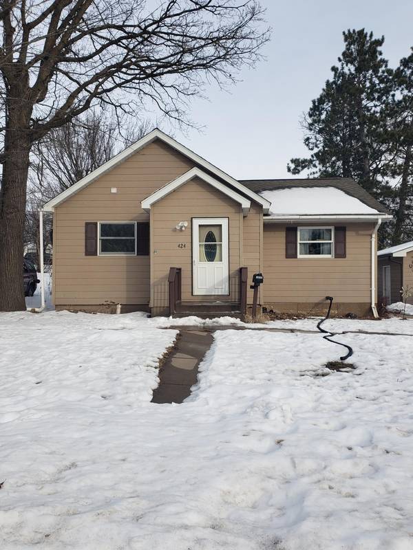 424 Mclean ST, Mora, MN 55051