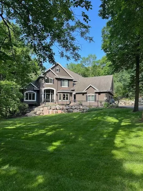 6155 Murray CT, Shorewood, MN 55331