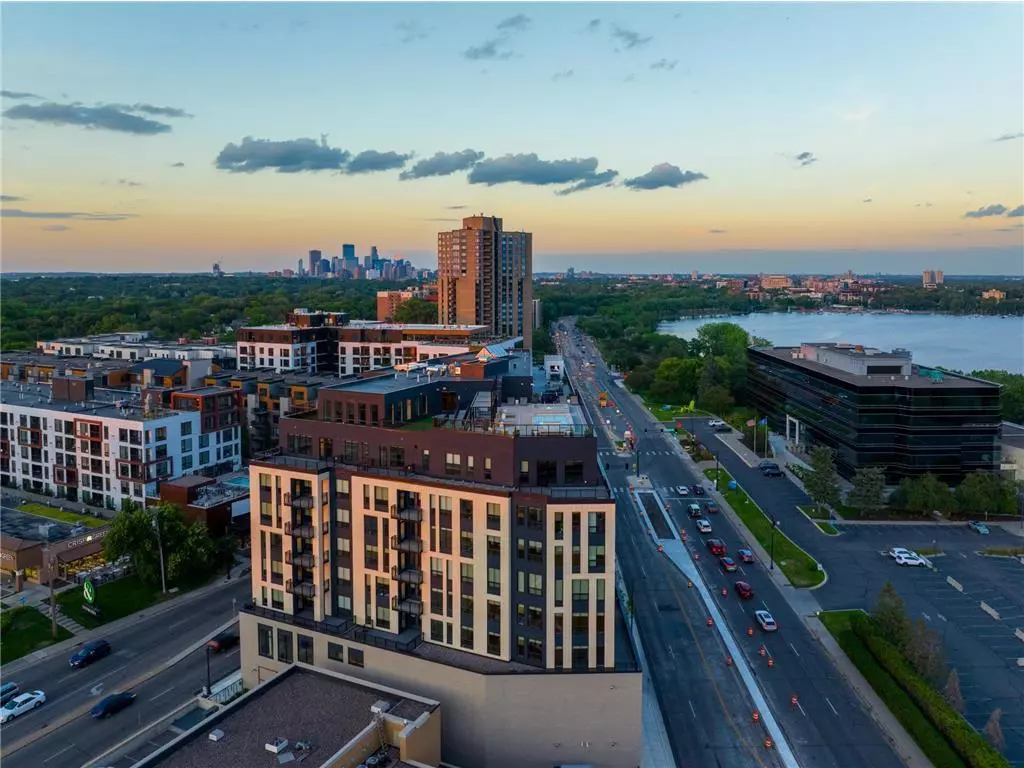 Minneapolis, MN 55416,3012 Excelsior BLVD #804