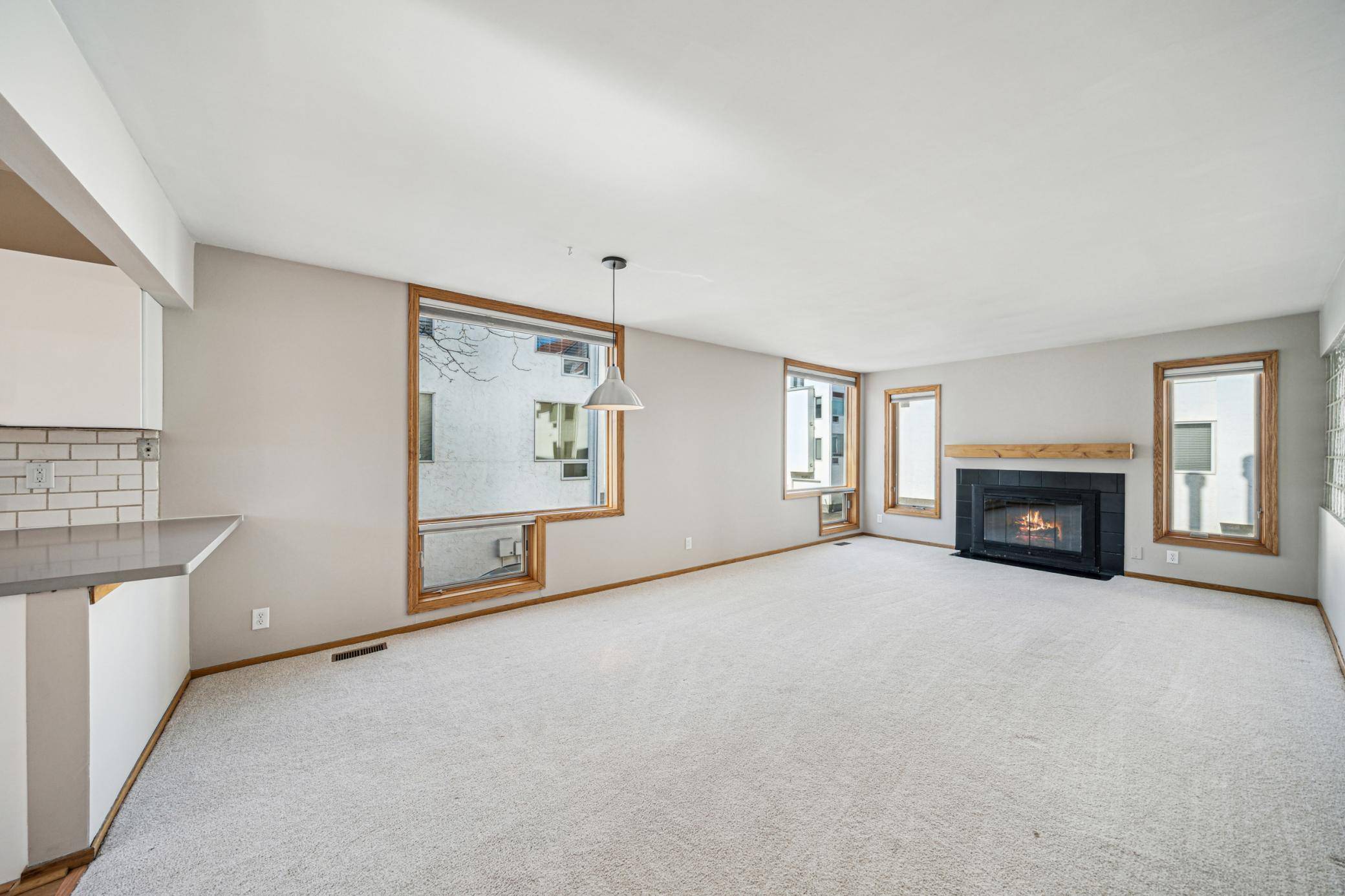 Minneapolis, MN 55416,3046 Lake Shore DR #A