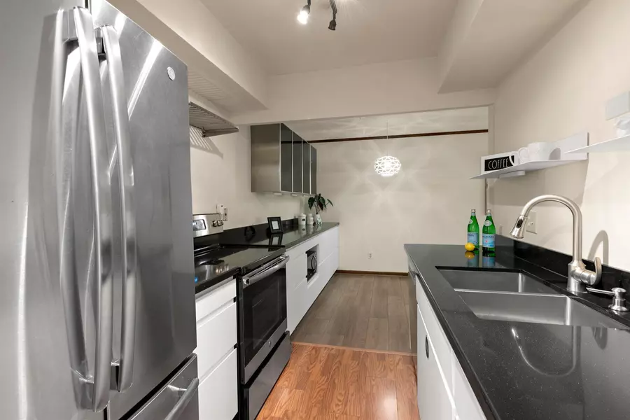 456 Summit AVE #201, Saint Paul, MN 55102