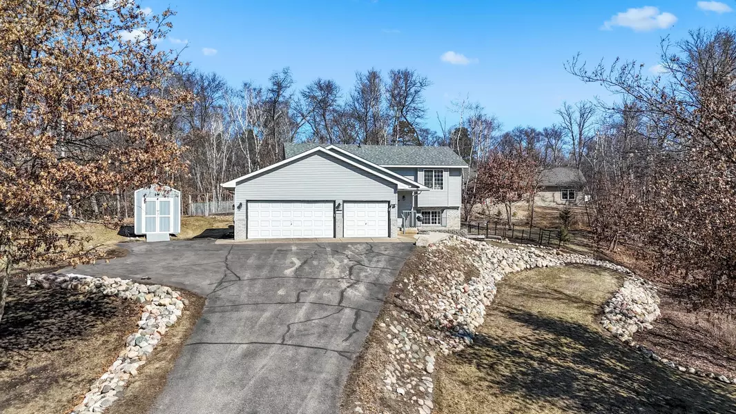 9208 Rabbit DR, Breezy Point, MN 56472