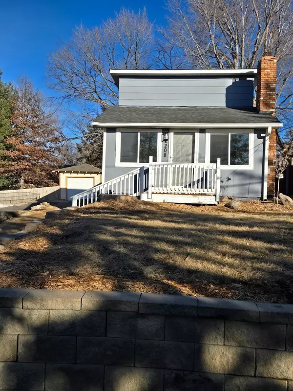 2208 Fairview LN, Mound, MN 55364