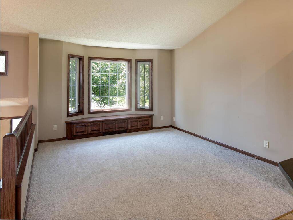 Shakopee, MN 55379,233 Pottok LN