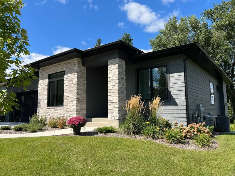 620 Greenvale AVE, Northfield, MN 55057