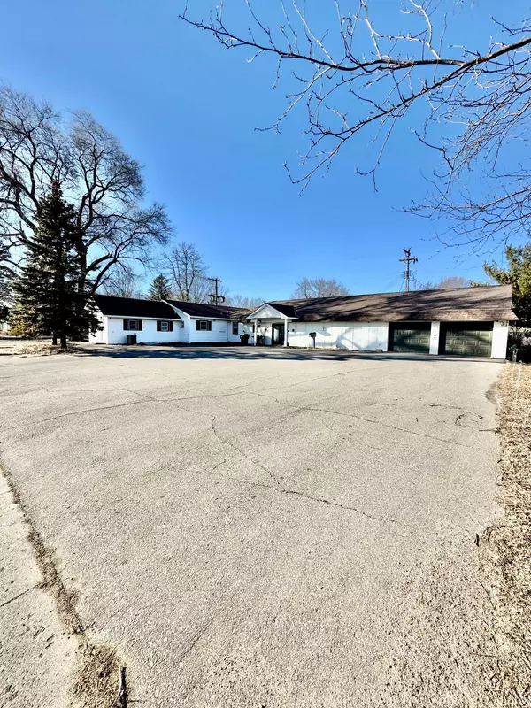 Lester Prairie, MN 55354,12 Oak ST N