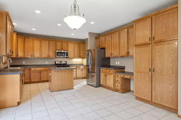 Chanhassen, MN 55317,2058 Highgate CIR