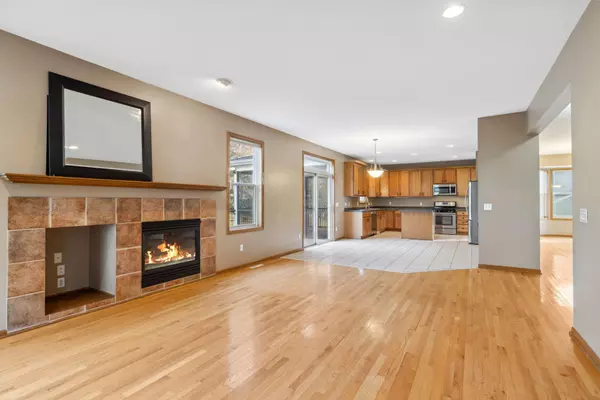 Chanhassen, MN 55317,2058 Highgate CIR