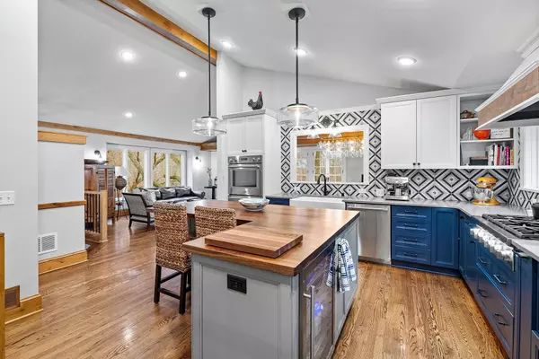 Minnetonka, MN 55391,2128 Morton RD