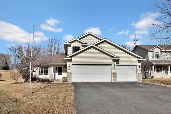 1064 Pond Curve, Waconia, MN 55387