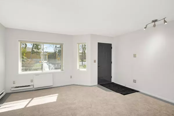 Saint Louis Park, MN 55416,2030 Ridge DR #12