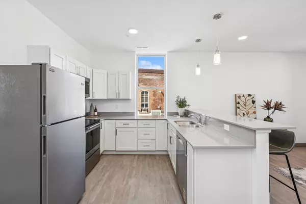 Red Wing, MN 55066,222 Bush ST ##401