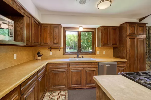 Glencoe, MN 55336,811 Church Hill LN