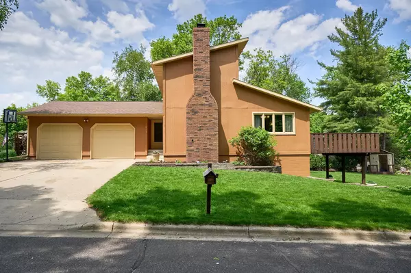 811 Church Hill LN, Glencoe, MN 55336