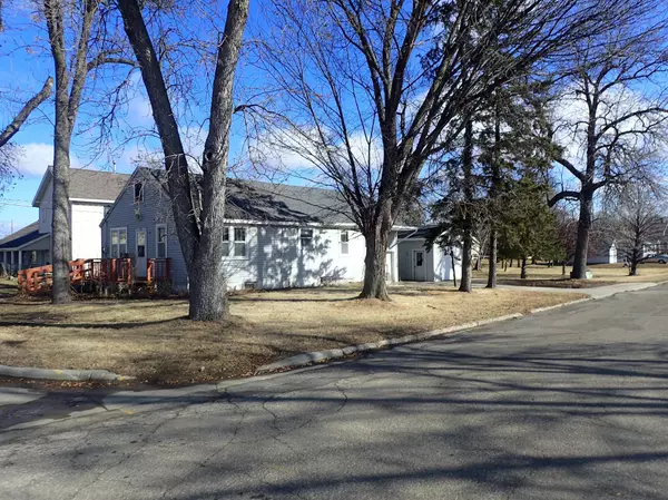 Sauk Centre, MN 56378,105 Pine ST S