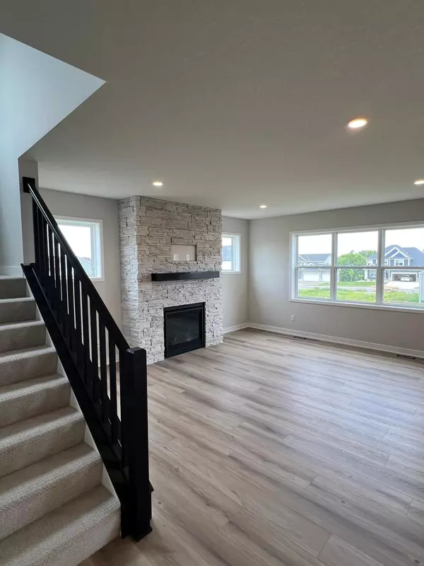 Shakopee, MN 55379,7601 22nd AVE E