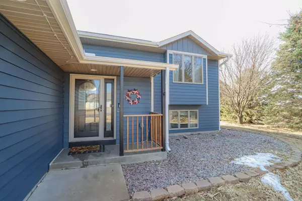 Lake Crystal, MN 56055,135 Charlotte DR