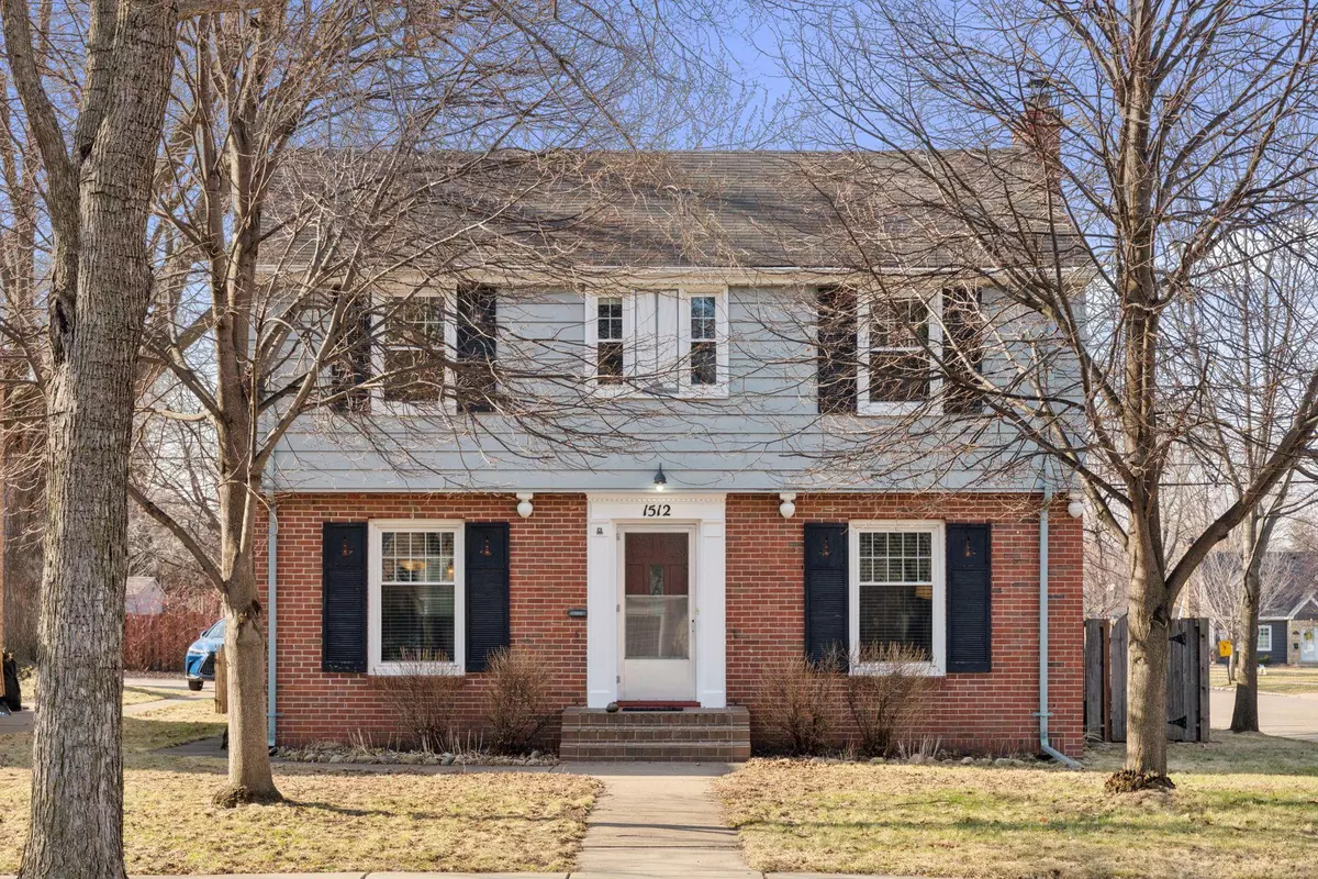 Falcon Heights, MN 55108,1512 California AVE W