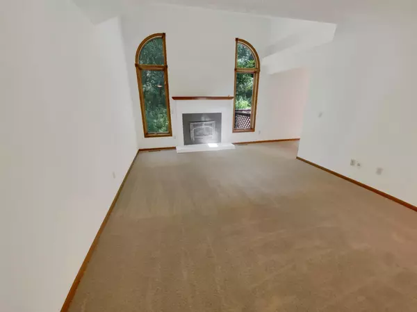 Eden Prairie, MN 55346,6991 Edenvale BLVD