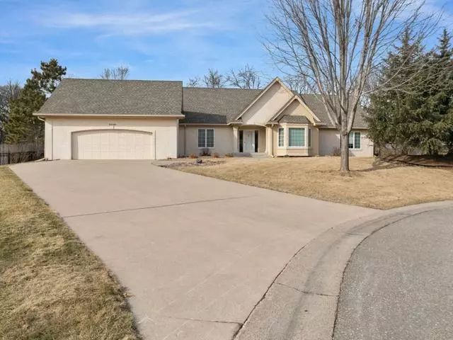 9308 Duckwood TRL, Woodbury, MN 55125