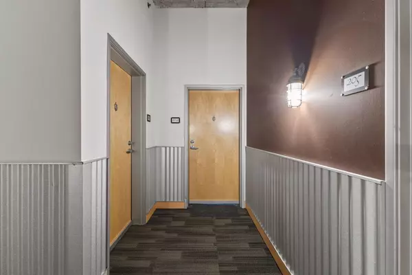 Minneapolis, MN 55401,918 N 3rd ST #204