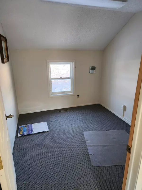 Alexandria Twp, MN 56308,909 Broadway ST