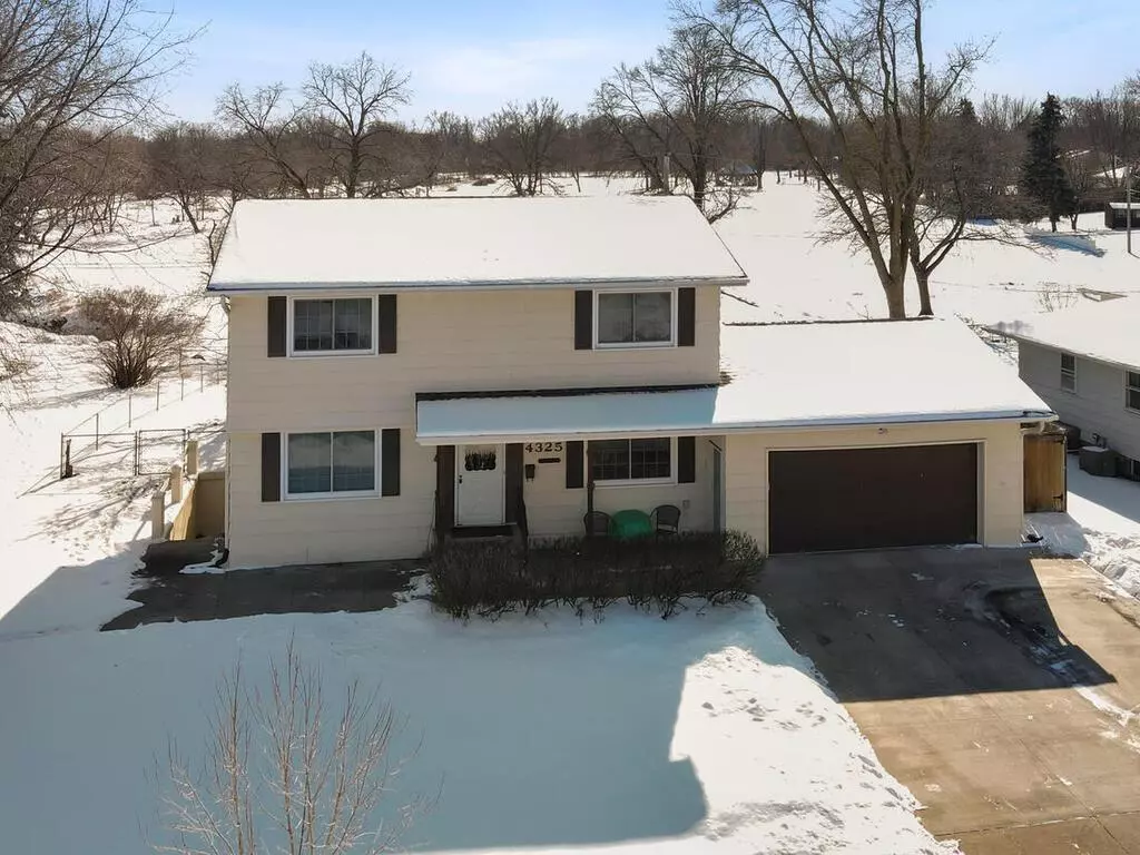 Brooklyn Park, MN 55443,4325 Estate DR