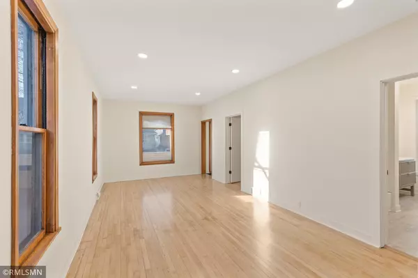 Minneapolis, MN 55418,827 24th AVE NE