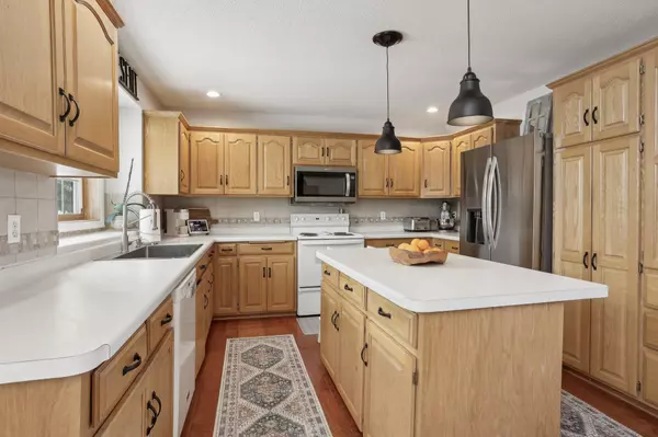 Waconia, MN 55387,1338 Dunsmore DR