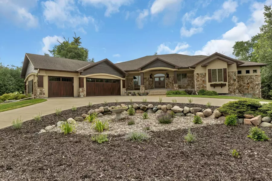 1726 Blackberry CIR, Sartell, MN 56377