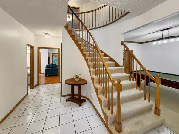 Burnsville, MN 55337,1208 Summit Oaks DR