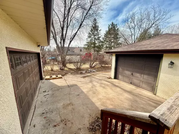 Maplewood, MN 55109,1747 English ST