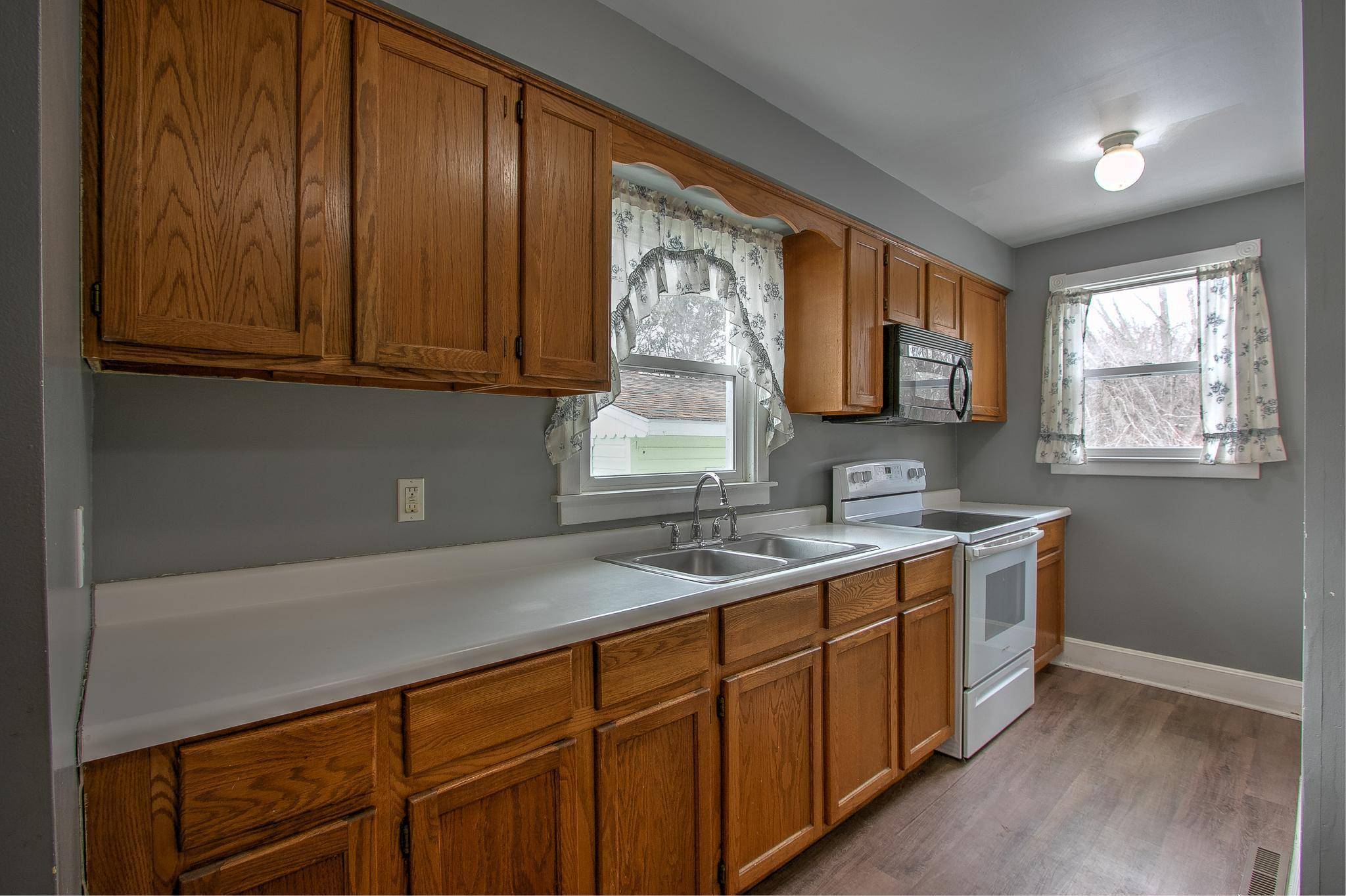 Mora, MN 55051,501 Walnut ST S
