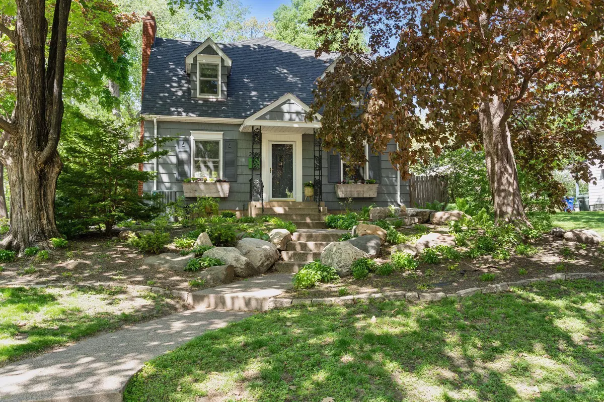 Saint Paul, MN 55108,2383 Doswell AVE