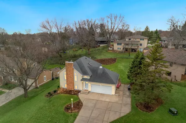 372 Mary ST S, Maplewood, MN 55119