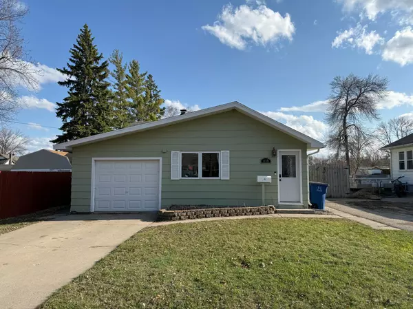815 10th AVE N, Moorhead, MN 56560