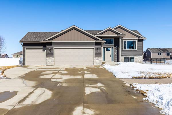 2007 12th AVE NE, Austin, MN 55912