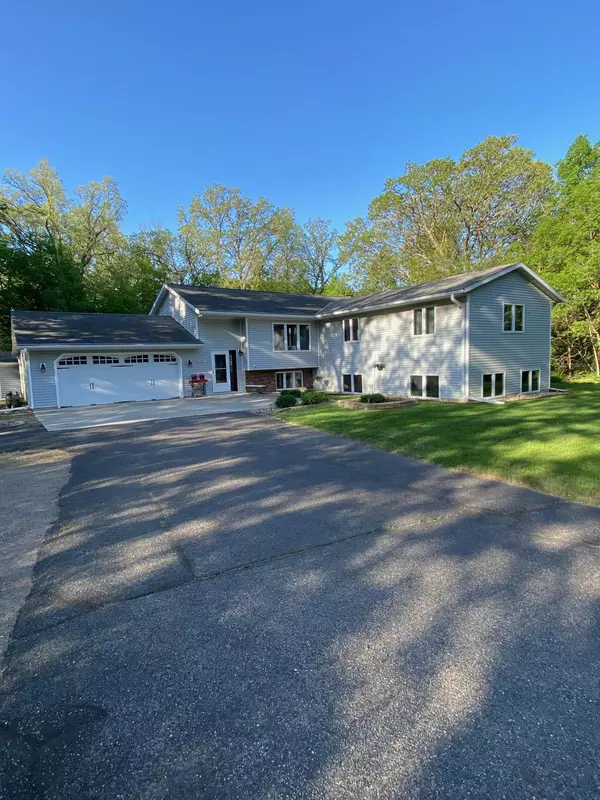 8673 Decathelon DR, Spicer, MN 56288