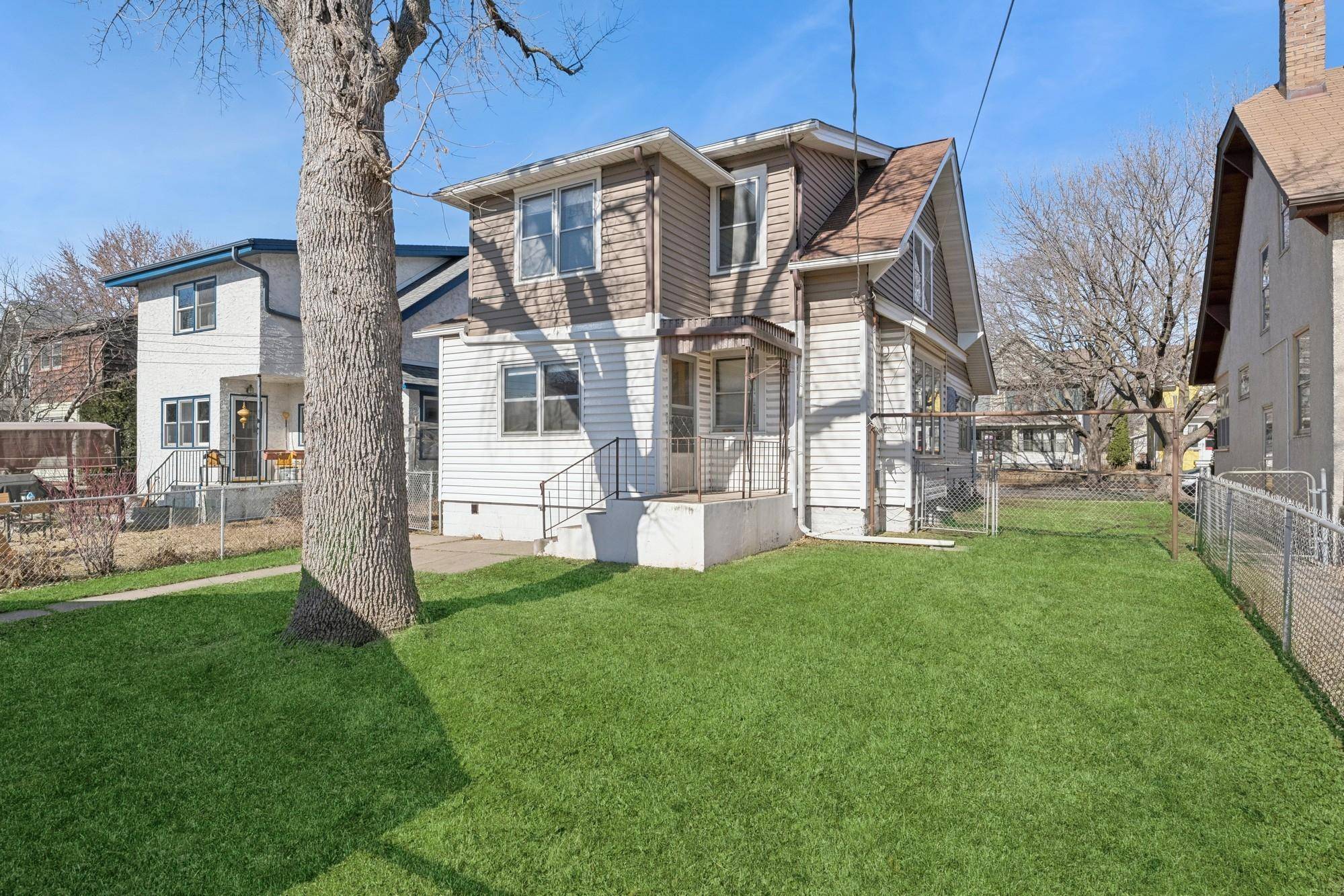 Saint Paul, MN 55104,1470 Blair AVE
