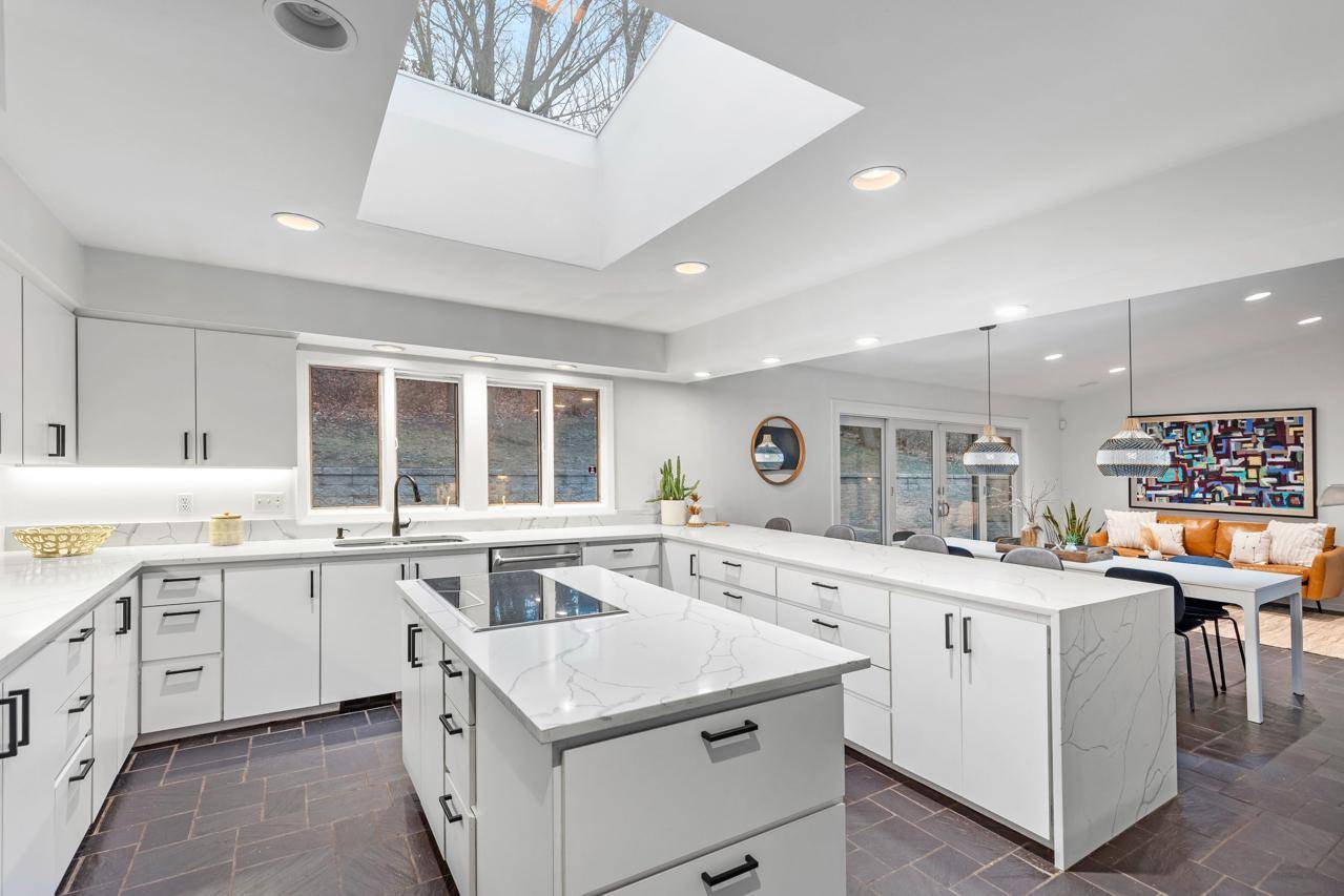 Golden Valley, MN 55416,1345 Fairlawn WAY