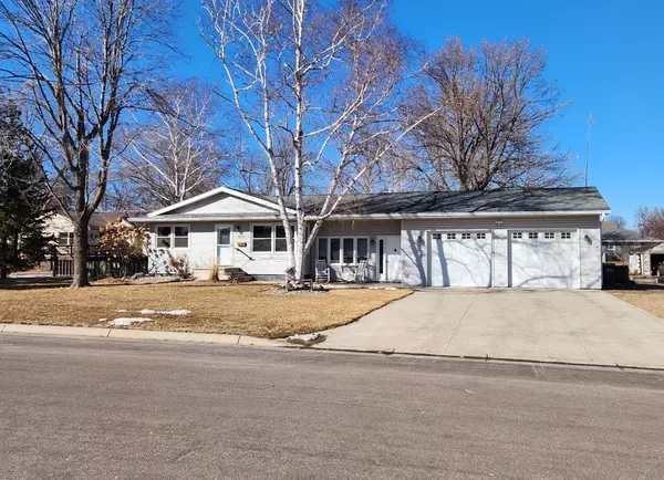 1206 W Ash AVE, Olivia, MN 56277