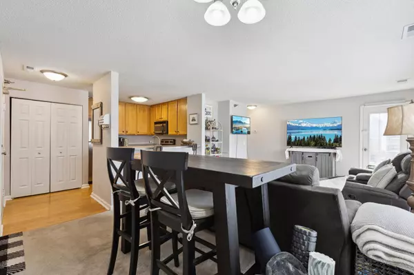 Minnetonka, MN 55343,6048 Chasewood Pkwy #204