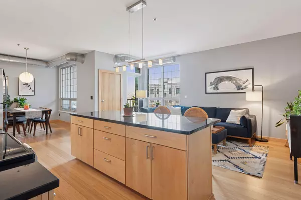 Minneapolis, MN 55414,521 2nd ST SE #407