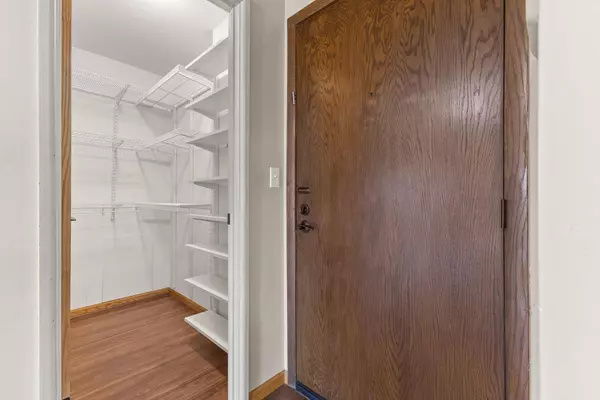 Roseville, MN 55113,2690 Oxford ST N #201