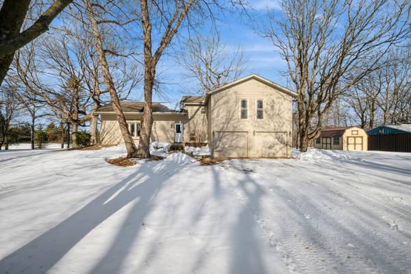 32045 Sanborn DR, Montgomery, MN 56069