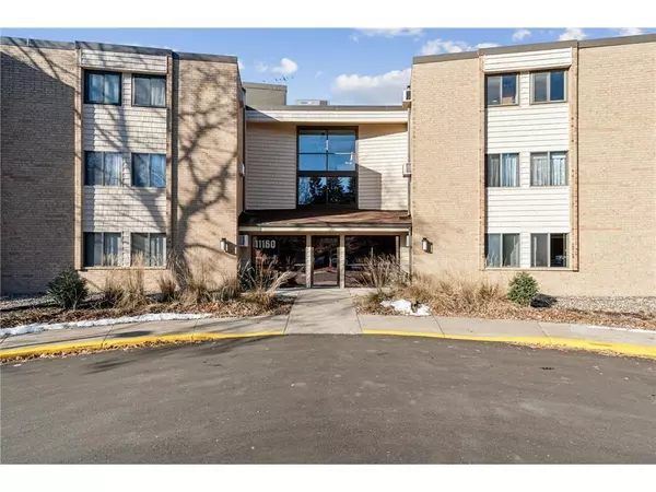 11160 Anderson Lakes Pkwy #104, Eden Prairie, MN 55344