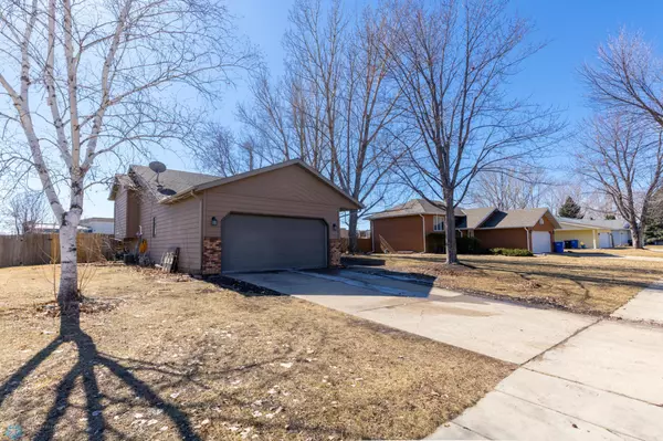 Fargo, ND 58103,1532 31st AVE S